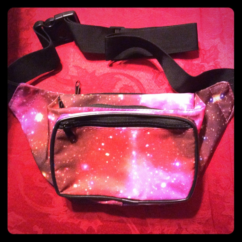 NWT Sojourner bags fanny pack.